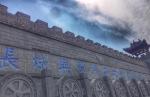 黄河长城携手处，回眸再望老牛湾