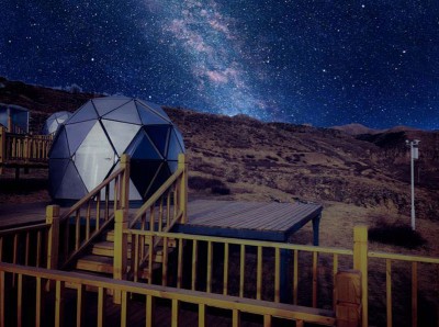 网红打卡住宿地：星空酒店